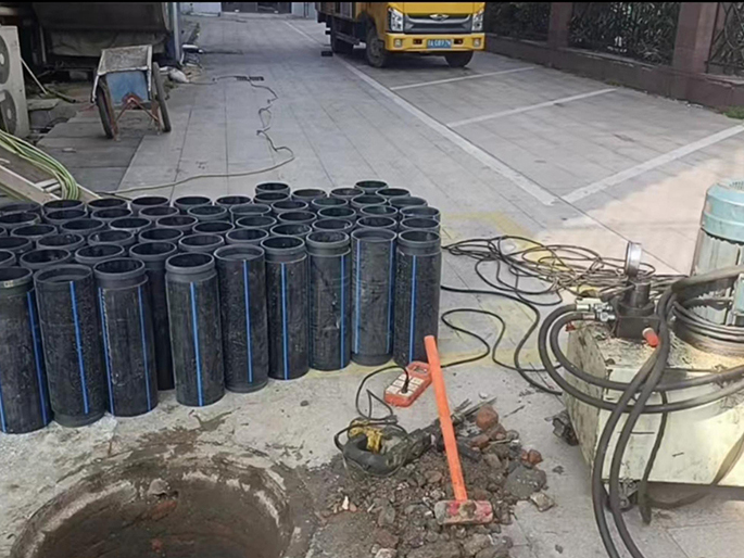 敖汉PE置换管厂家 DN315置换管 非开挖管短管置换